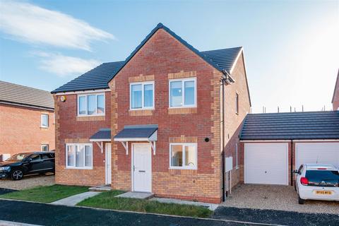 3 bedroom semi-detached house to rent, Carboy Street, Whitworth, Rochdale