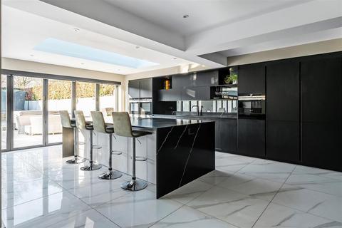 22 Wilbury Avenue, Cheam, Sutton, SM2 7DU