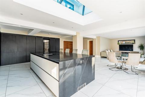 22 Wilbury Avenue, Cheam, Sutton, SM2 7DU