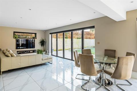 22 Wilbury Avenue, Cheam, Sutton, SM2 7DU