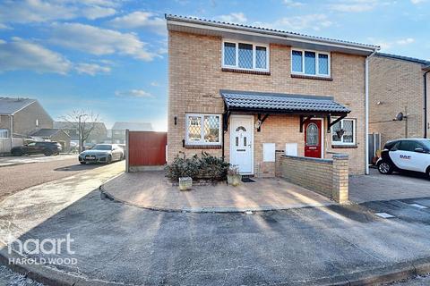 3 Aubrietia Close, Romford, RM3 0XG