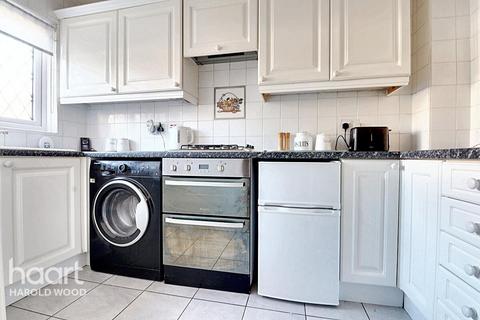 3 Aubrietia Close, Romford, RM3 0XG