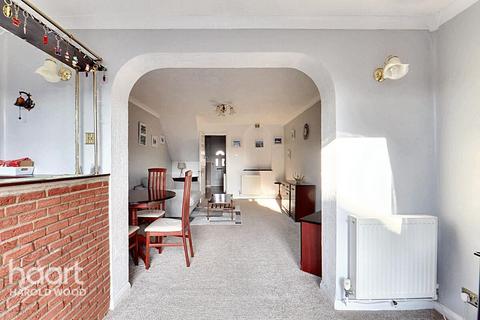 3 Aubrietia Close, Romford, RM3 0XG