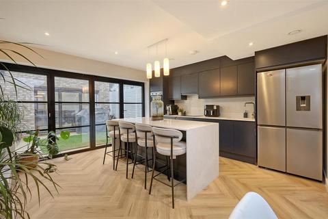 undefined, Trulock Road, London N17