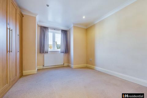 2 bedroom flat for sale, Drayton Road, Borehamwood WD6