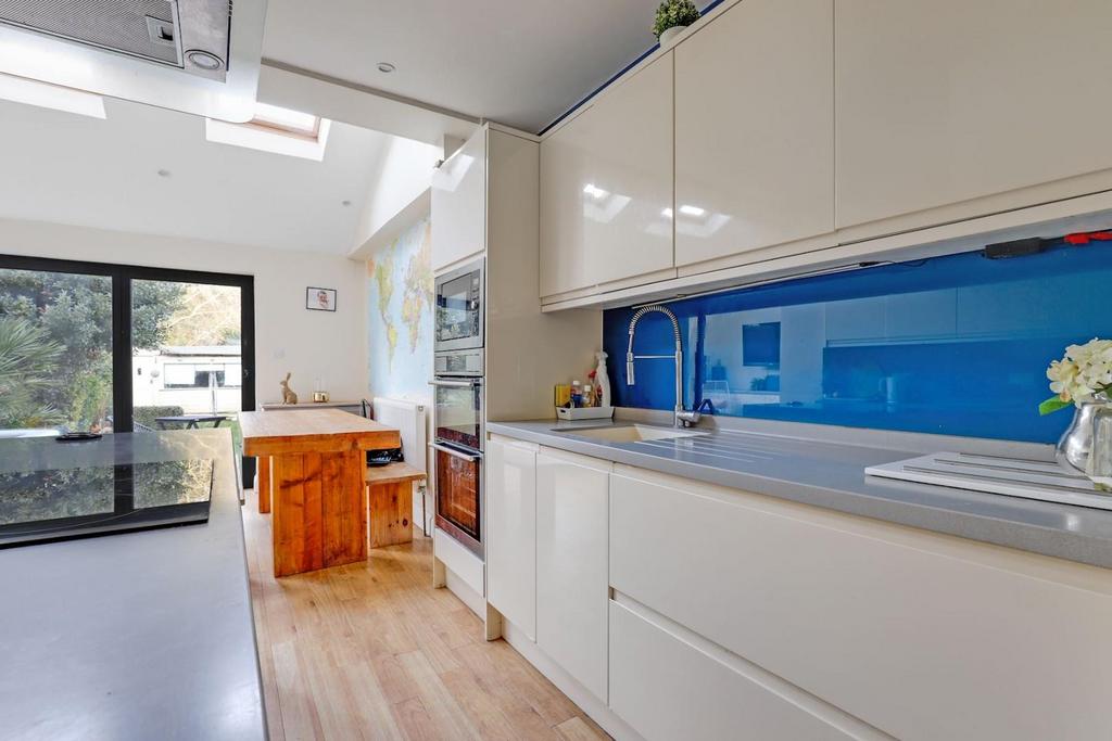 05-de99 JHProp Wpen - 110 Marlow Road - 13-medium.jp