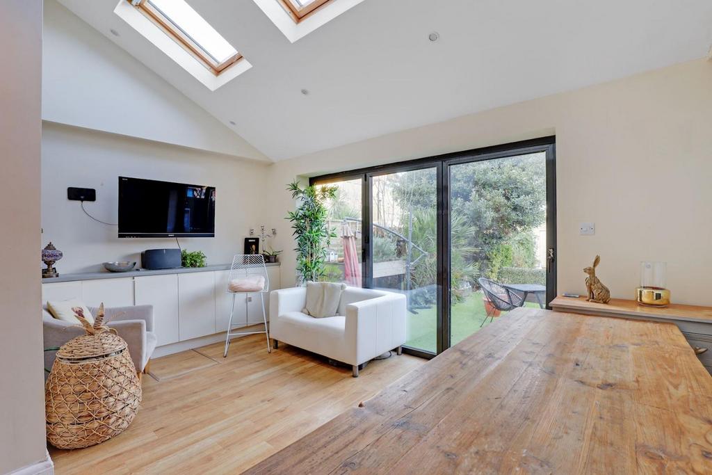 03-3cc9 JHProp Wpen - 110 Marlow Road - 7-medium.jpg