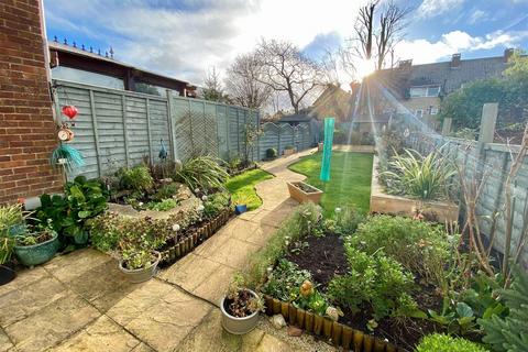 2 bedroom terraced house for sale, Cromer Way, Hailsham