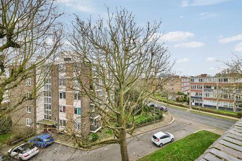 1 bedroom flat for sale, Littlecombe Close, London SW15