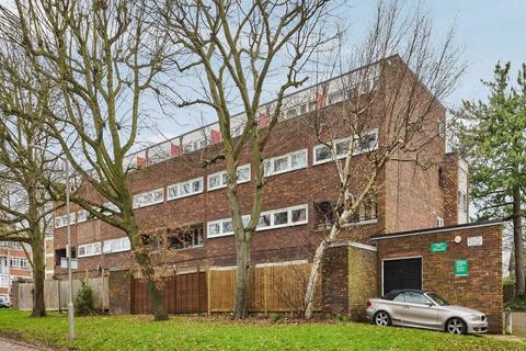 1 bedroom flat for sale, Littlecombe Close, London SW15