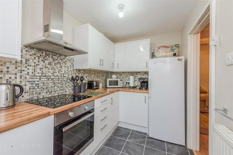 4 bedroom terraced house for sale, Telford Road, Tamworth