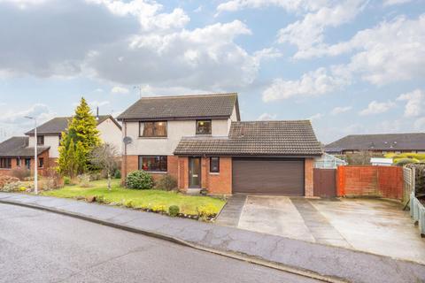 Lynwood, 13 Beechtree Place, Auchterarder, PH3 1JQ