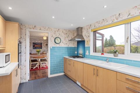 Lynwood, 13 Beechtree Place, Auchterarder, PH3 1JQ