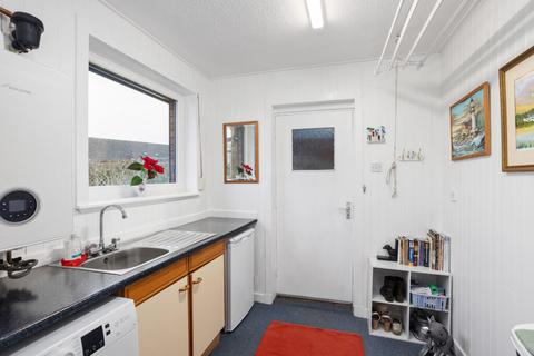 Lynwood, 13 Beechtree Place, Auchterarder, PH3 1JQ