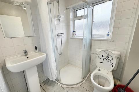47 Arundel Close, London, E15 1UH