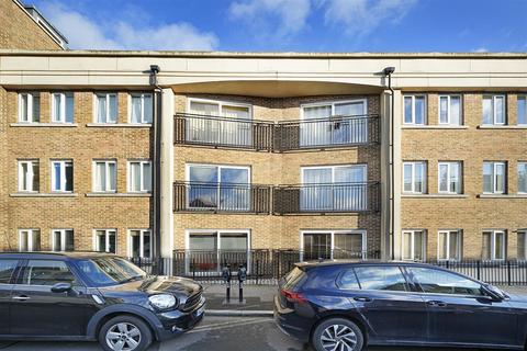 2 bedroom flat for sale, Defoe Road, London N16