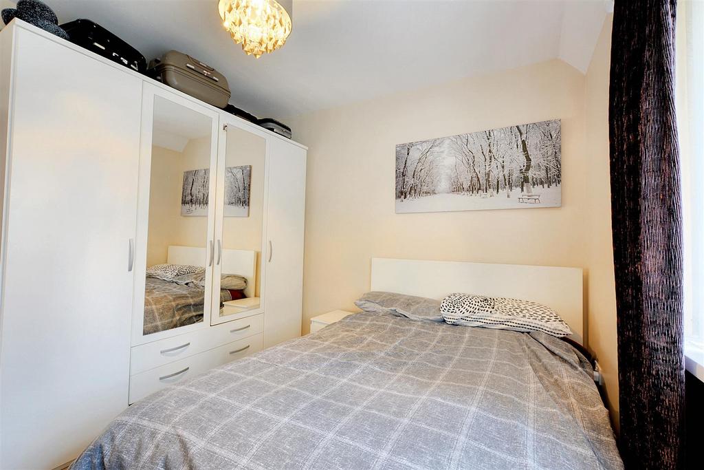 Bedroom 1 2.jpeg