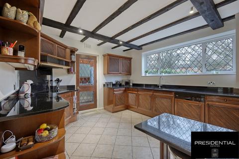 36 Wellfields, Loughton, IG10 1NY