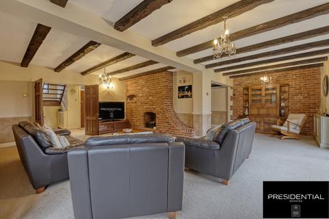 36 Wellfields, Loughton, IG10 1NY