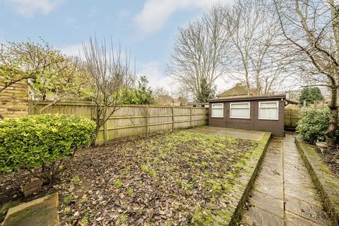 61 Railway Road, Teddington, TW11 8RZ