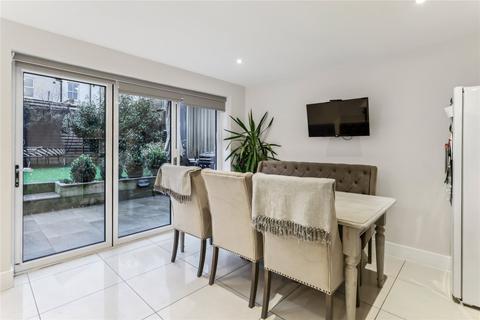 2, Baillie Cottages Denby Road, Cobham, KT11 1FB