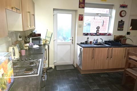 25 Spring Bank, Grimsby, DN34 4BQ