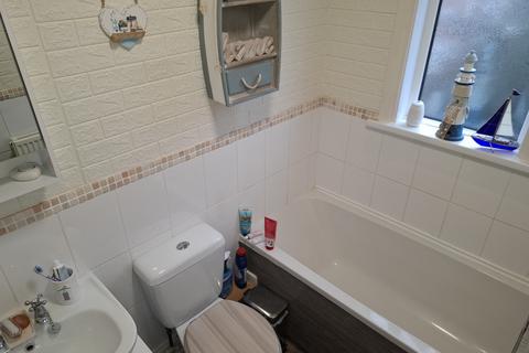 25 Spring Bank, Grimsby, DN34 4BQ