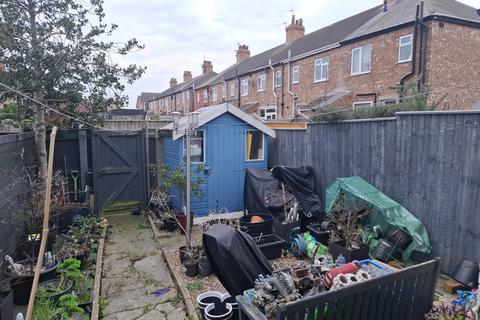 25 Spring Bank, Grimsby, DN34 4BQ