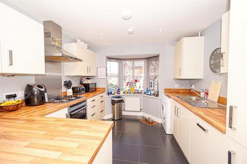 5 bedroom townhouse for sale, Etchingham Drive, St. Leonards-On-Sea