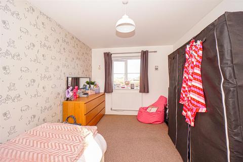 19 Etchingham Drive, St Leonards-on-sea, TN38 9AB