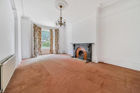 2 bedroom flat for sale, North Road, Highgate