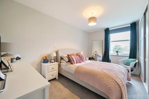 2 bedroom maisonette for sale, Ivydale Road, London