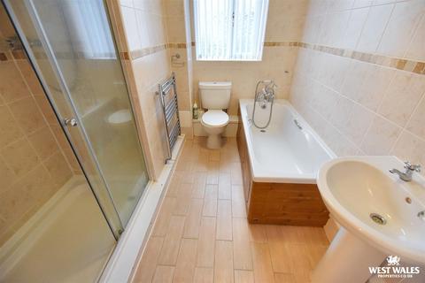 undefined, London Road, Pembroke Dock