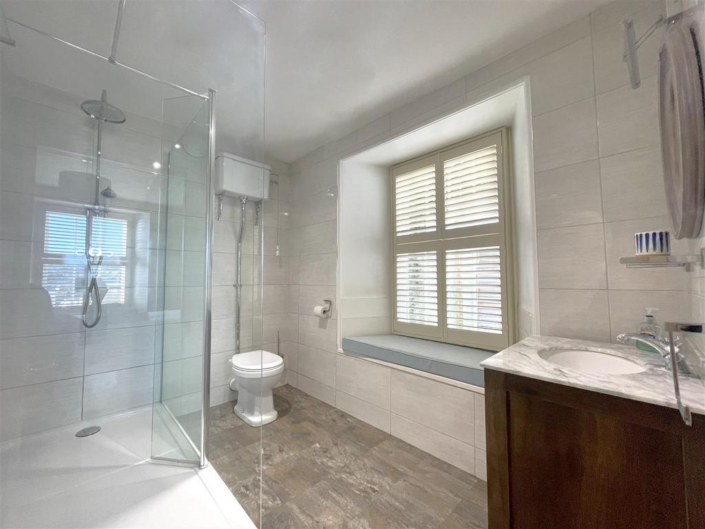 Ensuite one 3.jpg