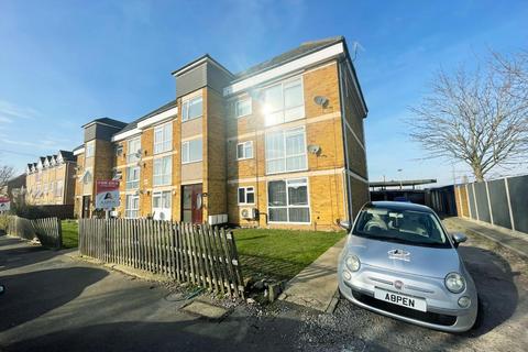 1 bedroom flat for sale, Amanda Court, Ashford TW15