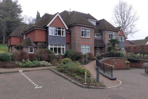 2 bedroom flat for sale, Oakhill Lodge, Church Lane, Oxted, Surrey, RH8