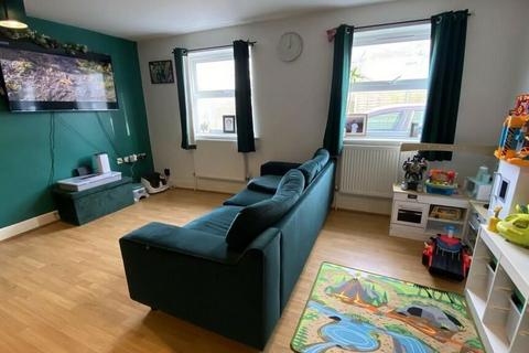 2 bedroom flat for sale, Manor Park Avenue, Portsmouth, Hampshire, PO3 5FG