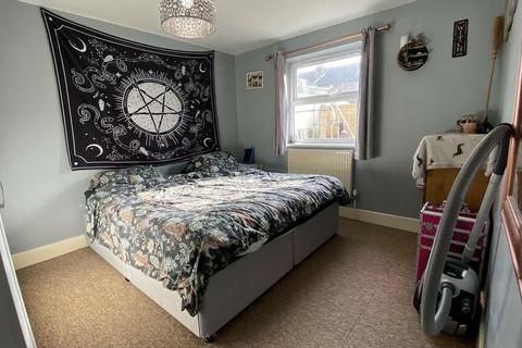 2 bedroom flat for sale, Manor Park Avenue, Portsmouth, Hampshire, PO3 5FG