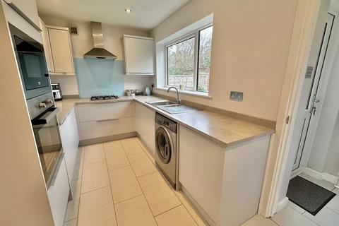 3 bedroom end of terrace house for sale, Millholme Walk, CAMBERLEY GU15