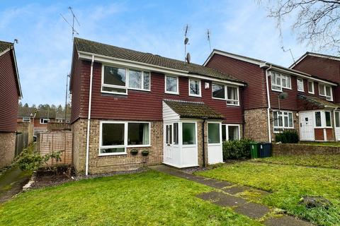 3 bedroom end of terrace house for sale, Millholme Walk, CAMBERLEY GU15