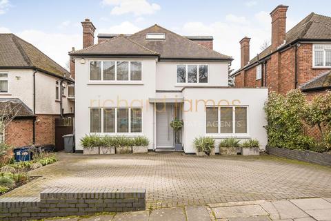 10 Marsh Close, London, NW7 4NY