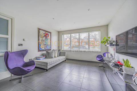 10 Marsh Close, London, NW7 4NY