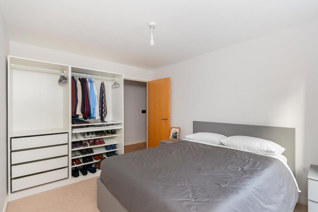 1 A0 Y5 WW - Bedroom A.jpg