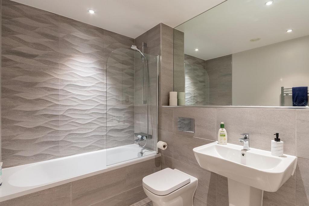 1 A0 Y5 WW - Bathroom C.jpg