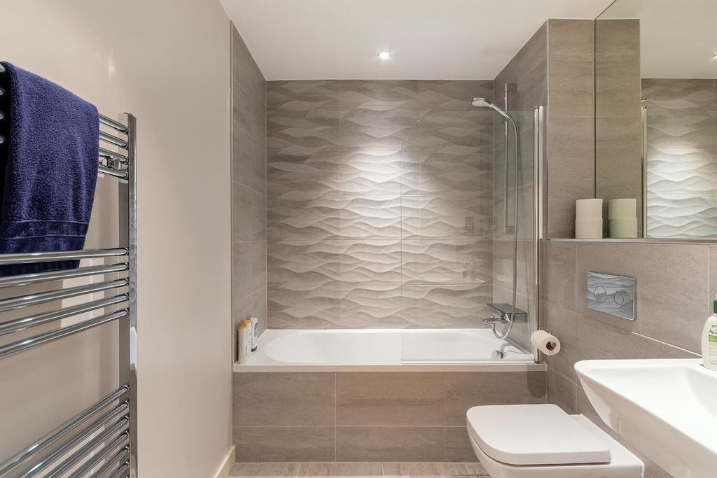 1 A0 Y5 WW - Bathroom B.jpg