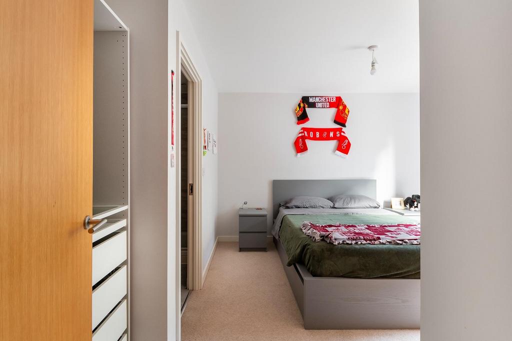 1 A0 Y5 WW - Bedroom F.jpg