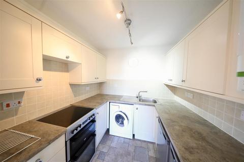 2 bedroom flat for sale, Axholme Court, Hull