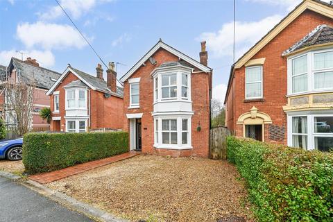 4 bedroom detached house for sale, Junction Road, Andover