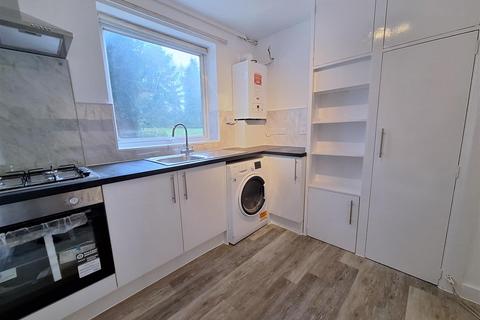 2 bedroom flat to rent, Leighton Court, Copperdale Close, Earley