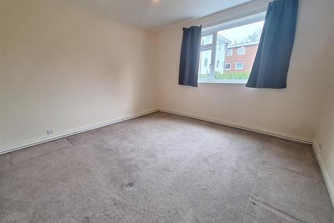 2 bedroom flat to rent, Leighton Court, Copperdale Close, Earley